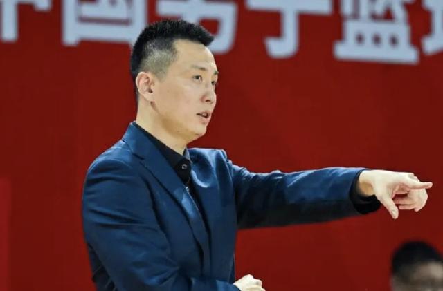 半岛体育官网-卢伟：北京虽缺兵少将但阵容深厚；队伍非常团结这一点很重要