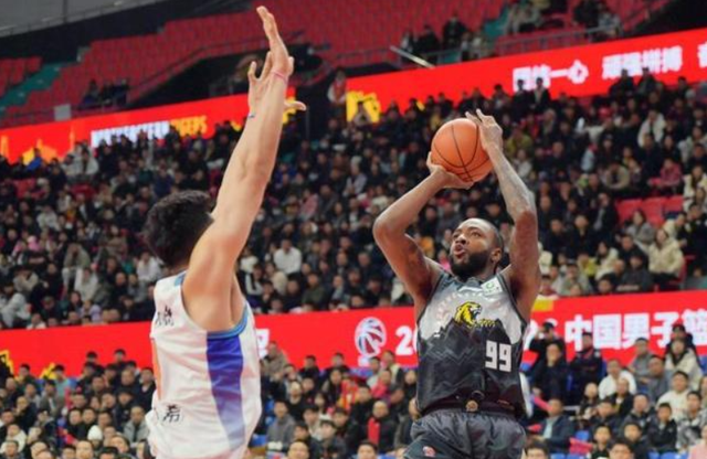 CBA最新消息!曝琼斯加盟辽宁男篮,吉林男篮裁掉阿普森