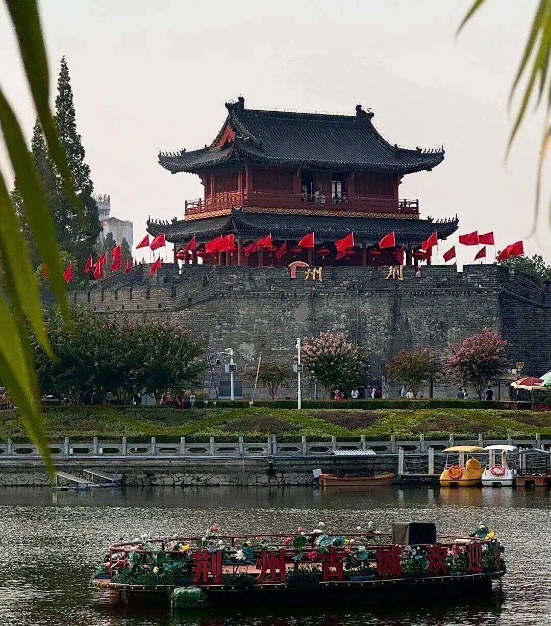 半岛体育网站-3万人齐声欢呼！“楚超”开幕，9.9元解锁的不止是足球