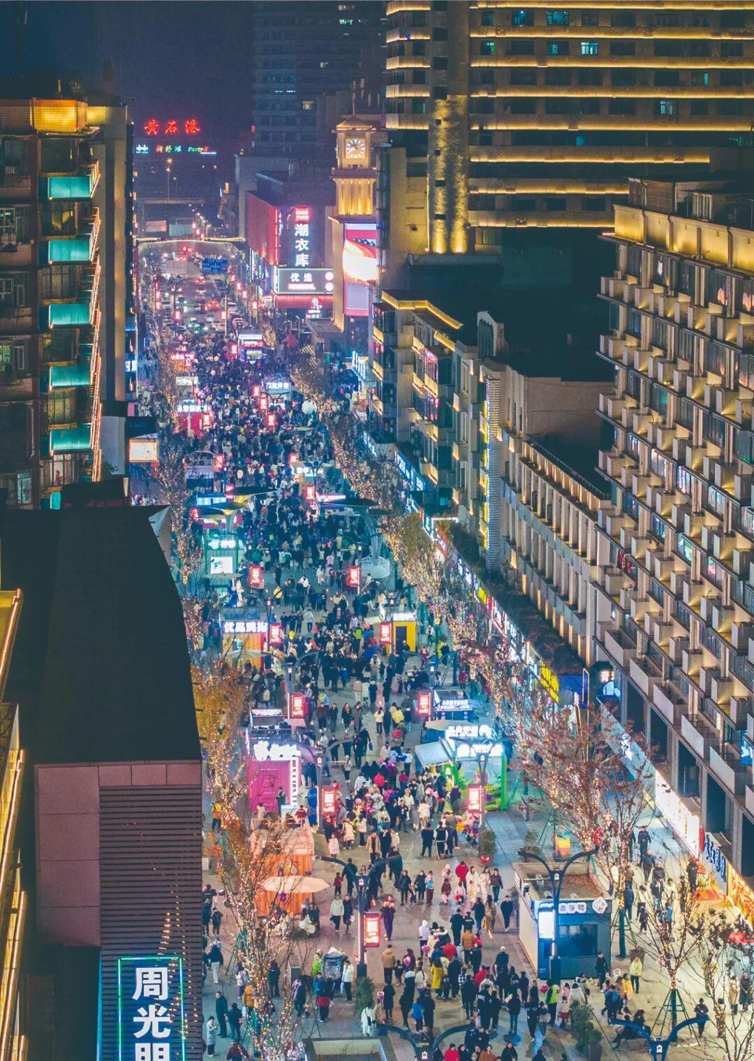 半岛体育网站-3万人齐声欢呼！“楚超”开幕，9.9元解锁的不止是足球